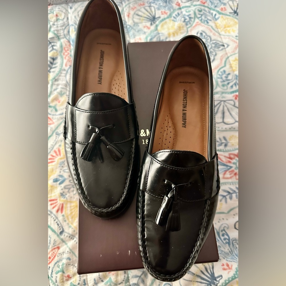 johnston & murphy hayes men’s black leather tassel shoes, size 11.5